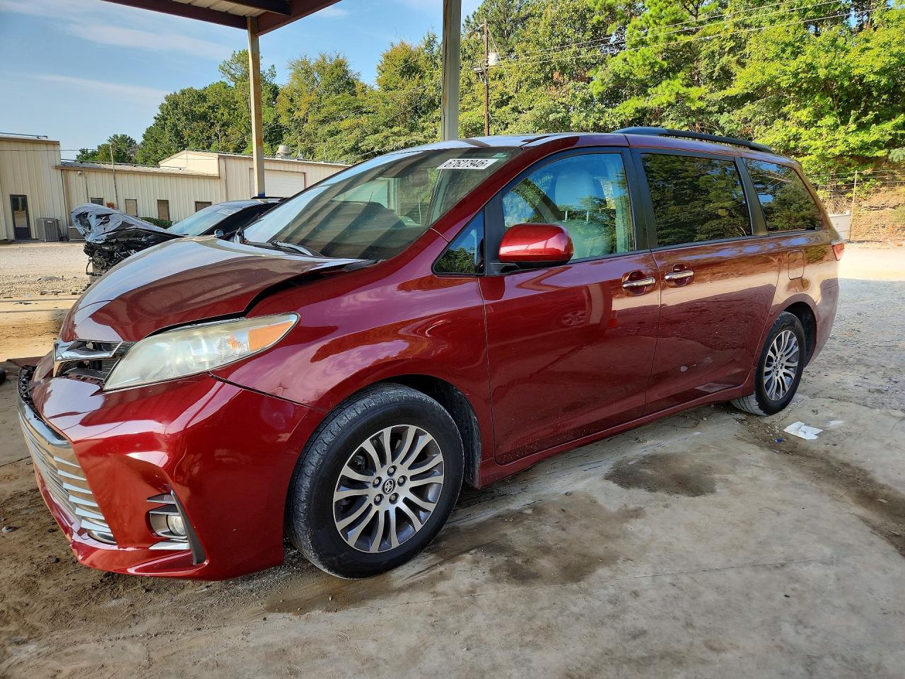2018 TOYOTA SIENNA