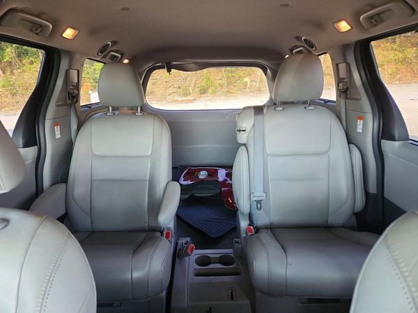 2018 TOYOTA SIENNA