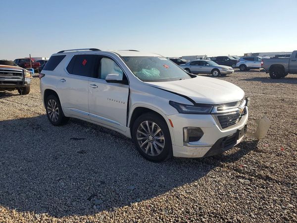 2023 CHEVROLET TRAVERSE Premier — Passenger 3/4