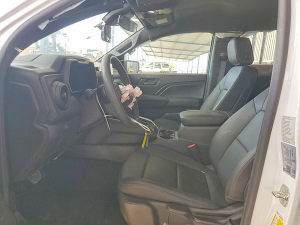 2025 CHEVROLET COLORADO Work Truck — DENT