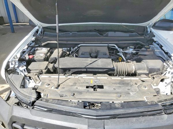 2025 CHEVROLET COLORADO Work Truck — Engine bay