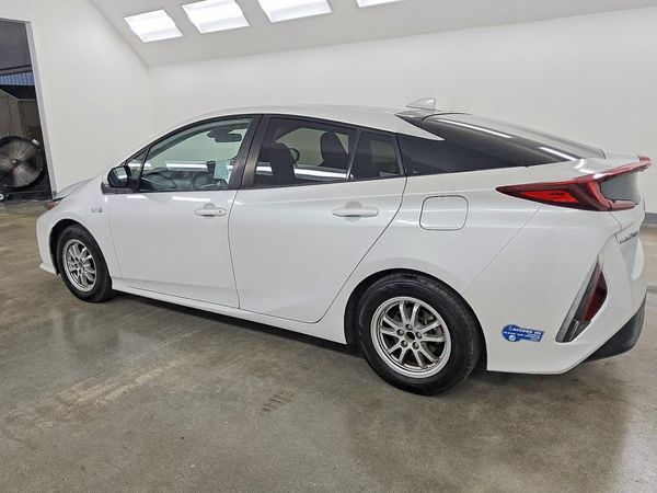 2021 TOYOTA PRIUS