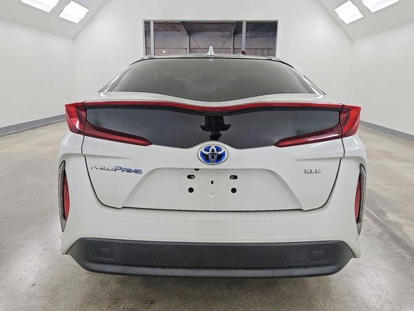 2021 TOYOTA PRIUS