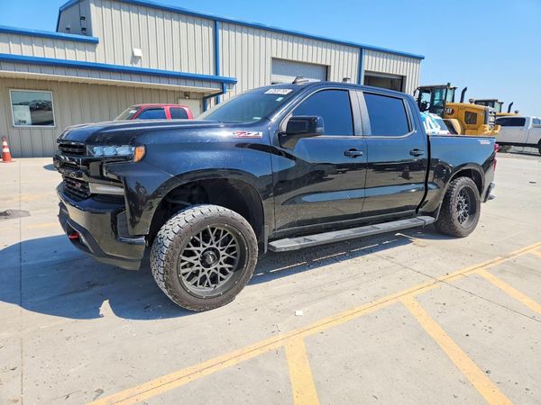2020 CHEVROLET SILVERADO Trail Boss - LT — Front 3/4