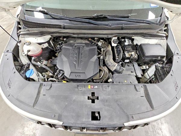 2022 KIA CARNIVAL EX — Engine bay