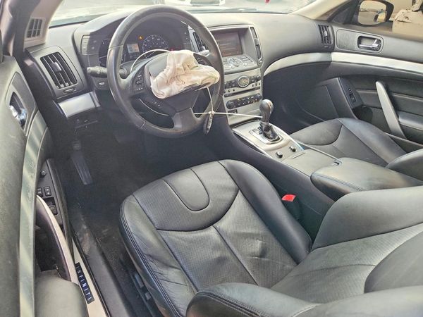 2015 INFINITI Q60 COUPE