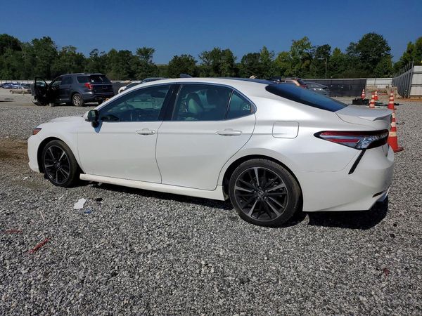 2018 TOYOTA CAMRY