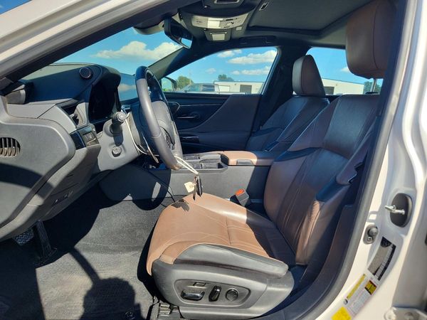 2022 LEXUS ES 300H 300h Luxury