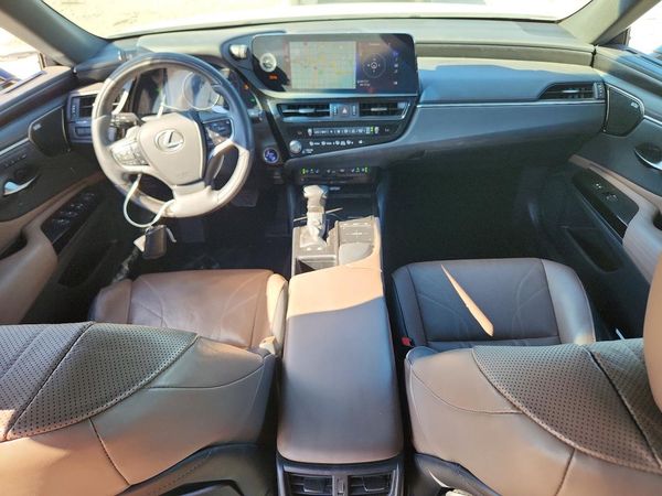 2022 LEXUS ES 300H 300h Luxury