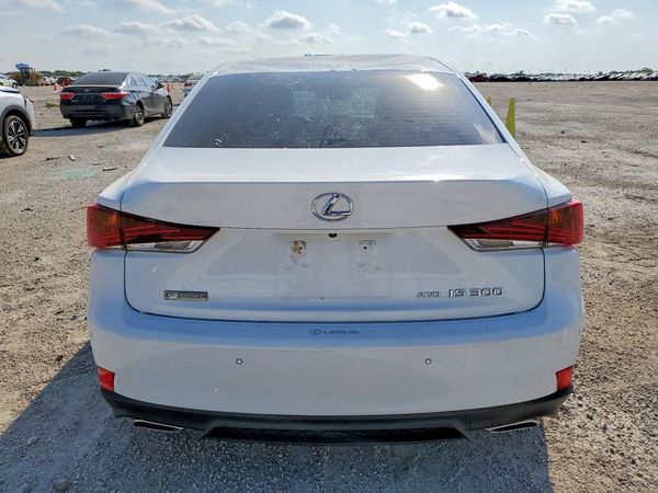 2019 LEXUS IS 300
