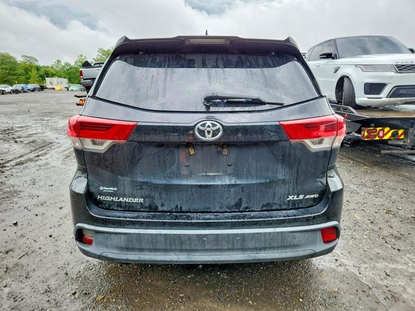 2018 TOYOTA HIGHLANDER