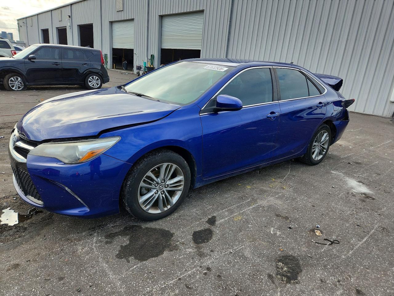 2015 TOYOTA CAMRY