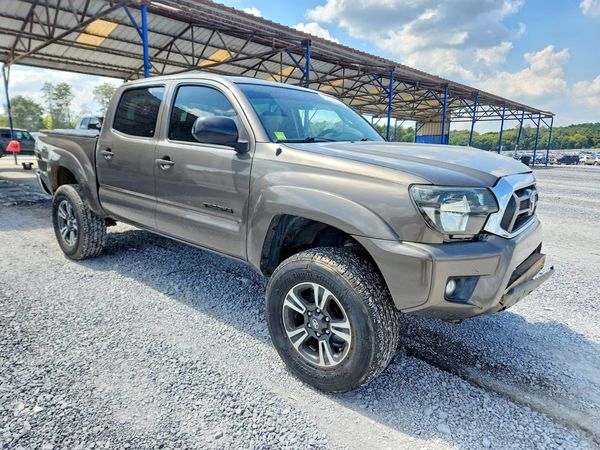 2015 TOYOTA TACOMA Delux Grade