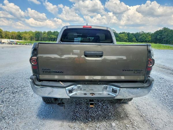 2015 TOYOTA TACOMA Delux Grade