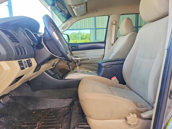 2015 TOYOTA TACOMA Delux Grade