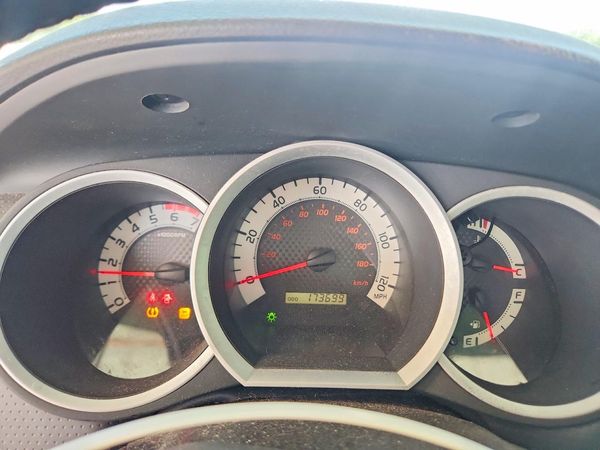 2015 TOYOTA TACOMA Delux Grade