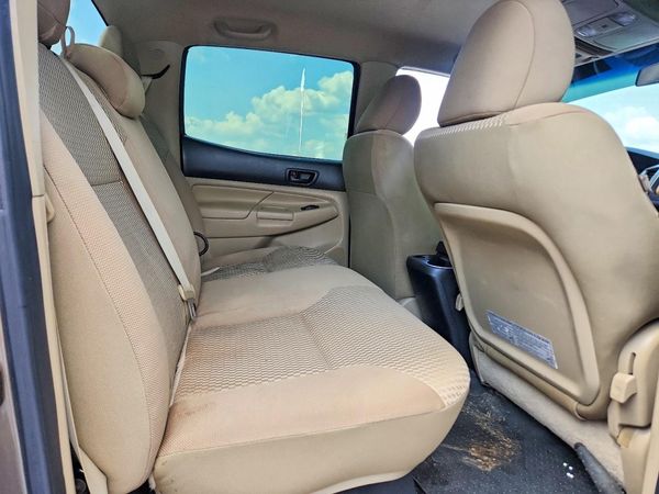 2015 TOYOTA TACOMA Delux Grade