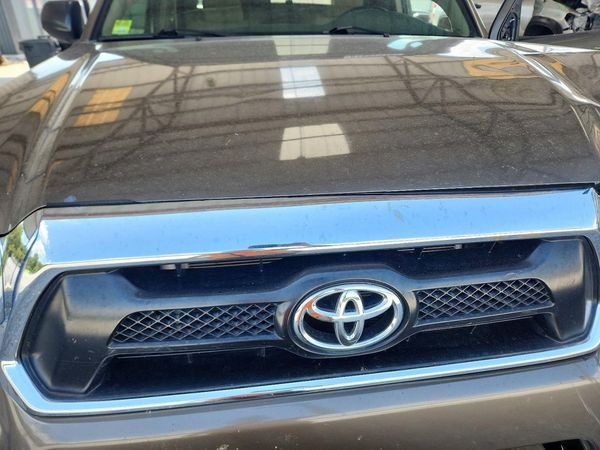 2015 TOYOTA TACOMA Delux Grade