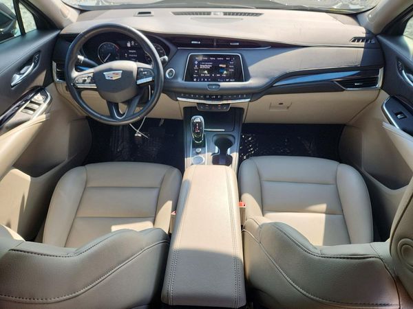 2023 CADILLAC XT4 Luxury