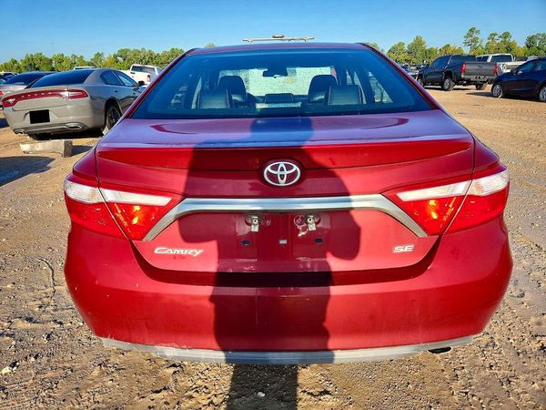 2016 TOYOTA CAMRY