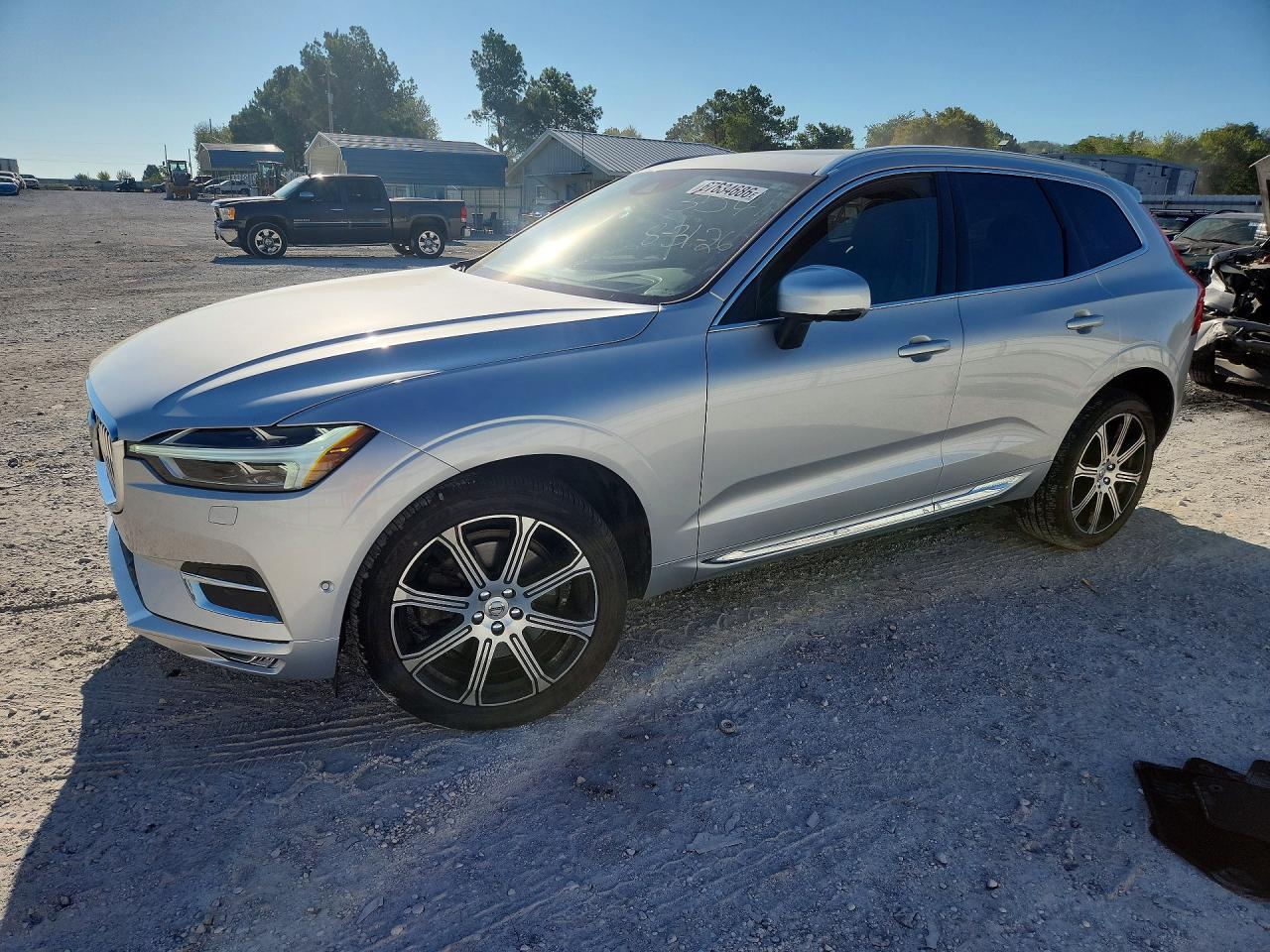2018 VOLVO XC60 Inscription — Front 3/4