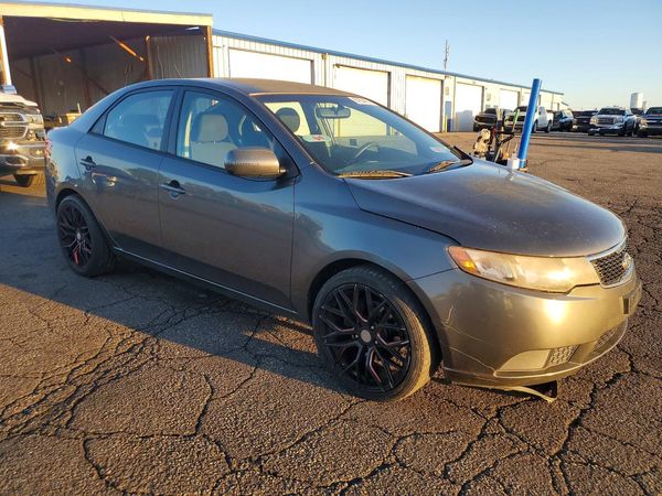 2013 KIA FORTE