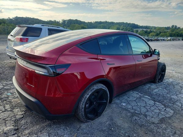 2026 TESLA MODEL Y