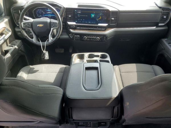 2023 CHEVROLET SILVERADO LT