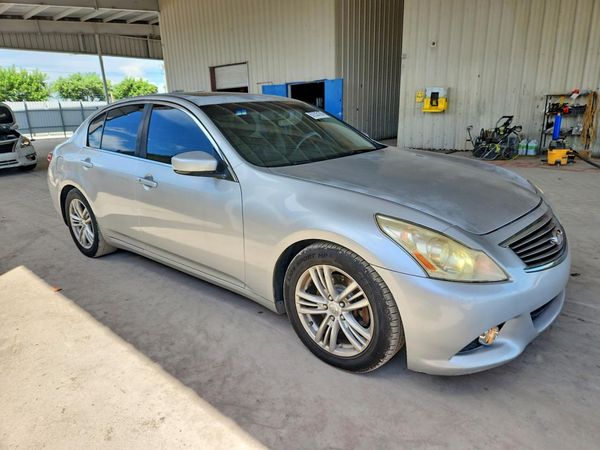 2013 INFINITI G37