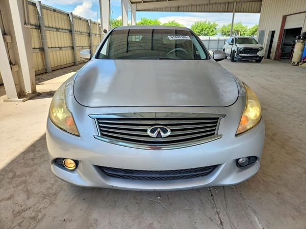 2013 INFINITI G37