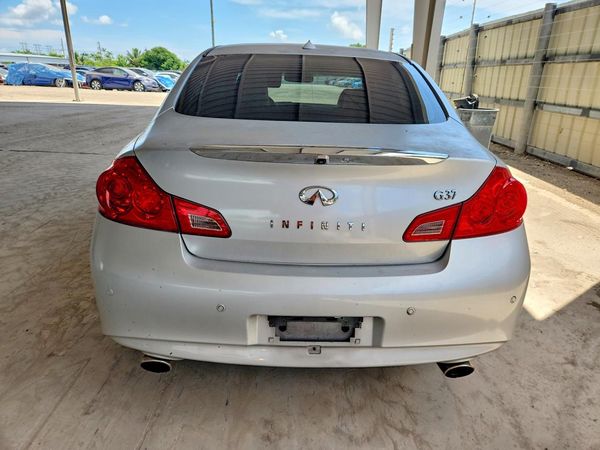 2013 INFINITI G37