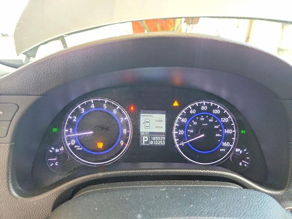 2013 INFINITI G37
