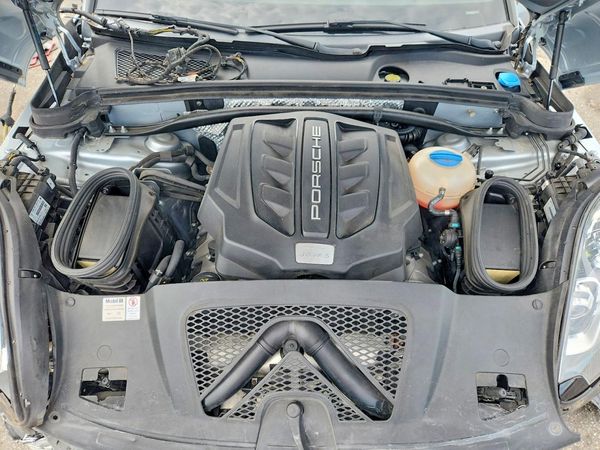 2018 PORSCHE MACAN Macan S