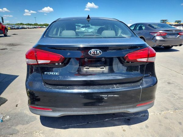 2017 KIA FORTE