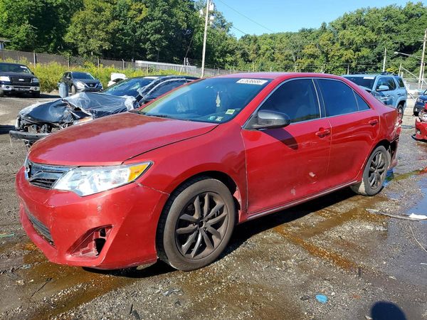 2013 TOYOTA CAMRY