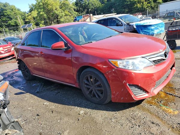 2013 TOYOTA CAMRY