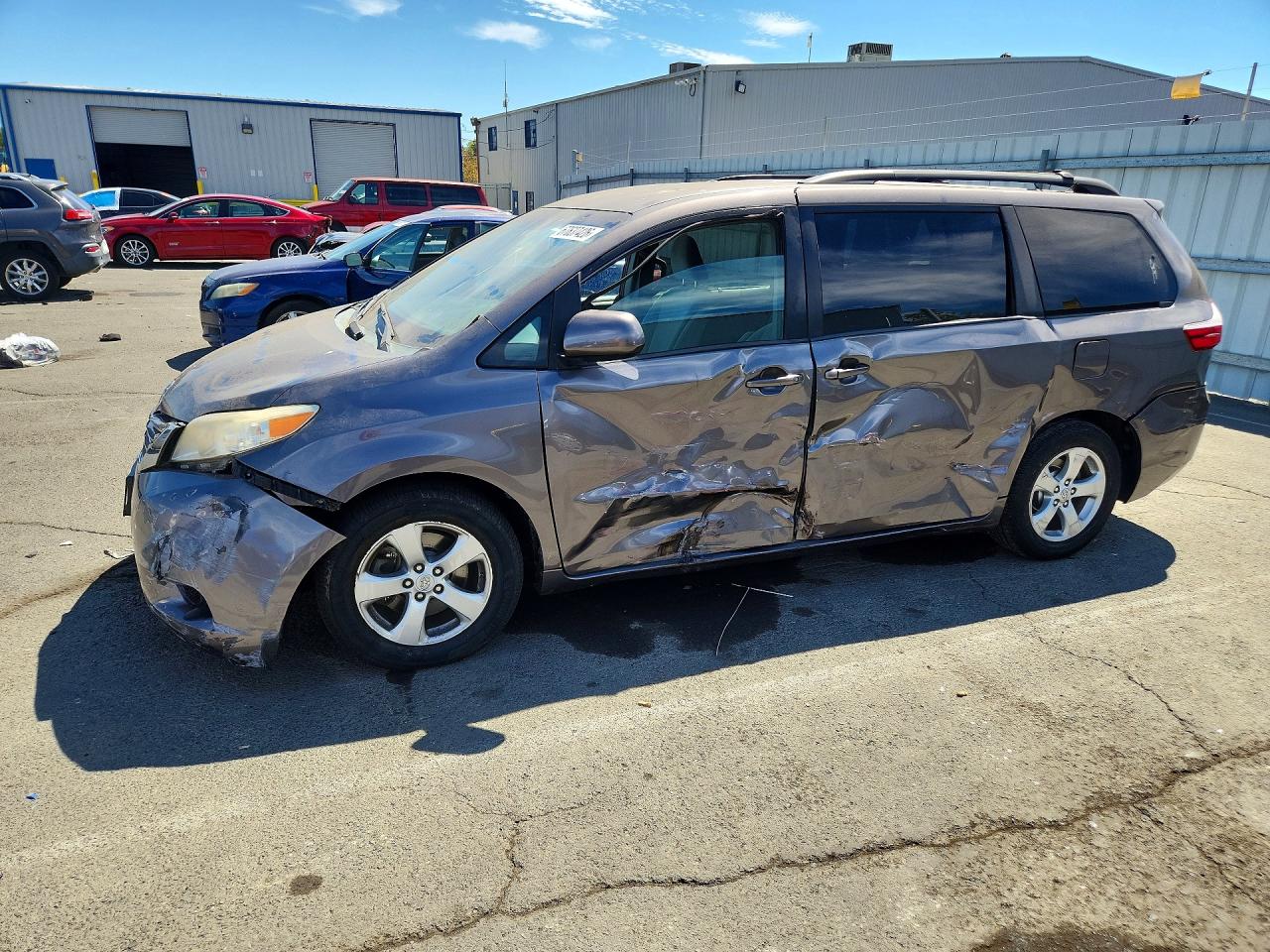 2015 TOYOTA SIENNA