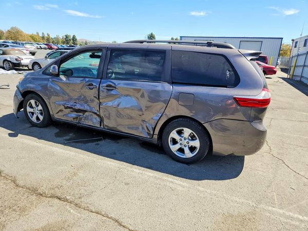2015 TOYOTA SIENNA
