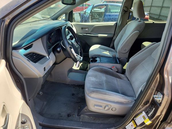 2015 TOYOTA SIENNA