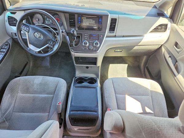2015 TOYOTA SIENNA