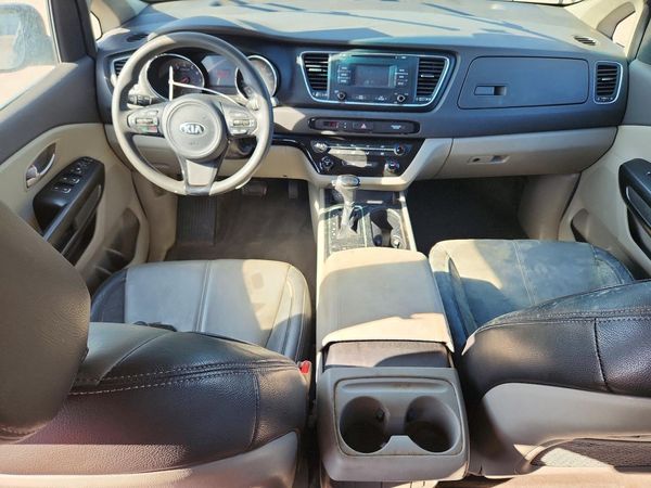2017 KIA SEDONA LX