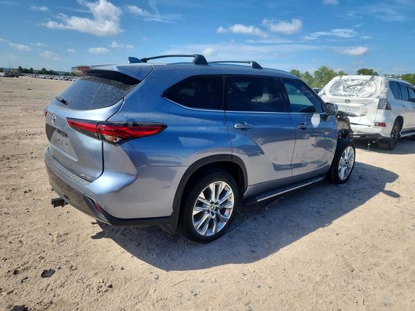 2022 TOYOTA HIGHLANDER Limited