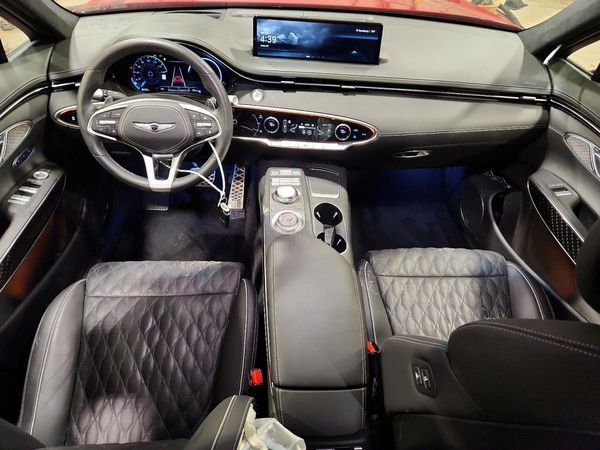 2025 GENESIS GV70