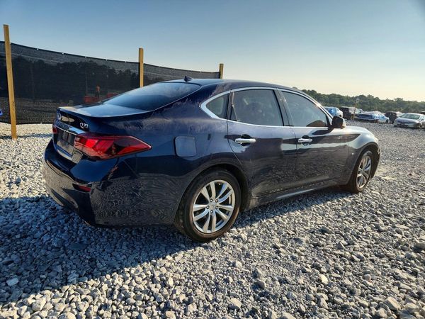 2018 INFINITI Q70