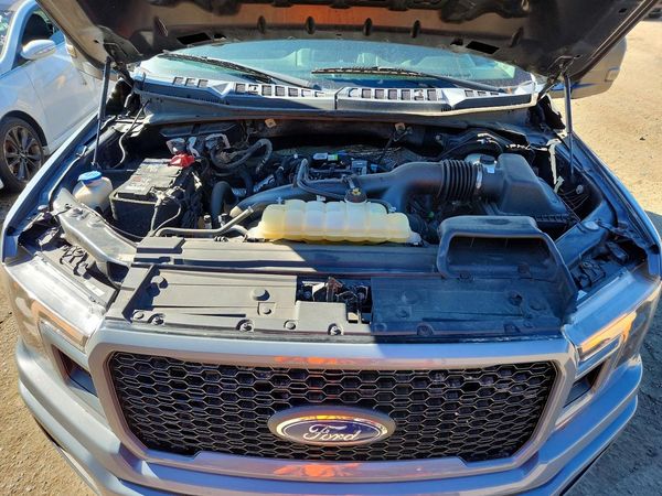 2019 FORD F150 — Engine bay