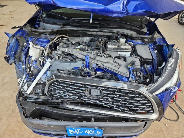 2023 TOYOTA COROLLA CROSS XLE — Engine bay