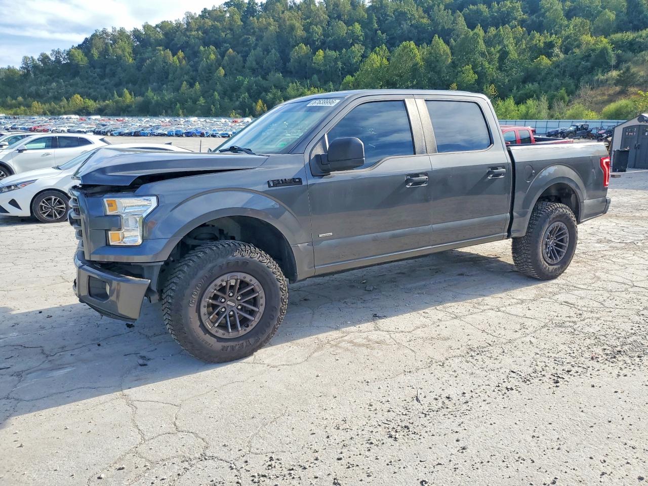 2017 FORD F150 SuperCrew — Front 3/4