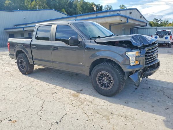 2017 FORD F150 SuperCrew — Passenger 3/4