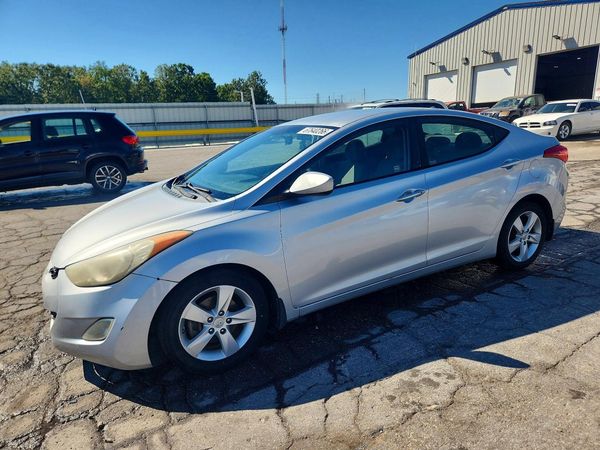 2013 HYUNDAI ELANTRA