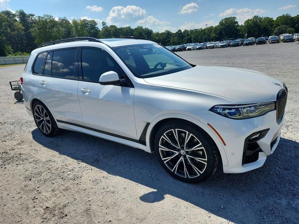 2022 BMW X7 M50i